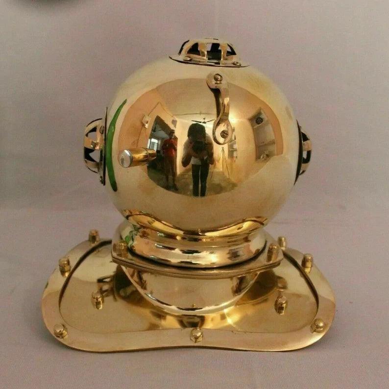 Diving Helmet Front Watch Divers Table Décor - collectiblegiftitems