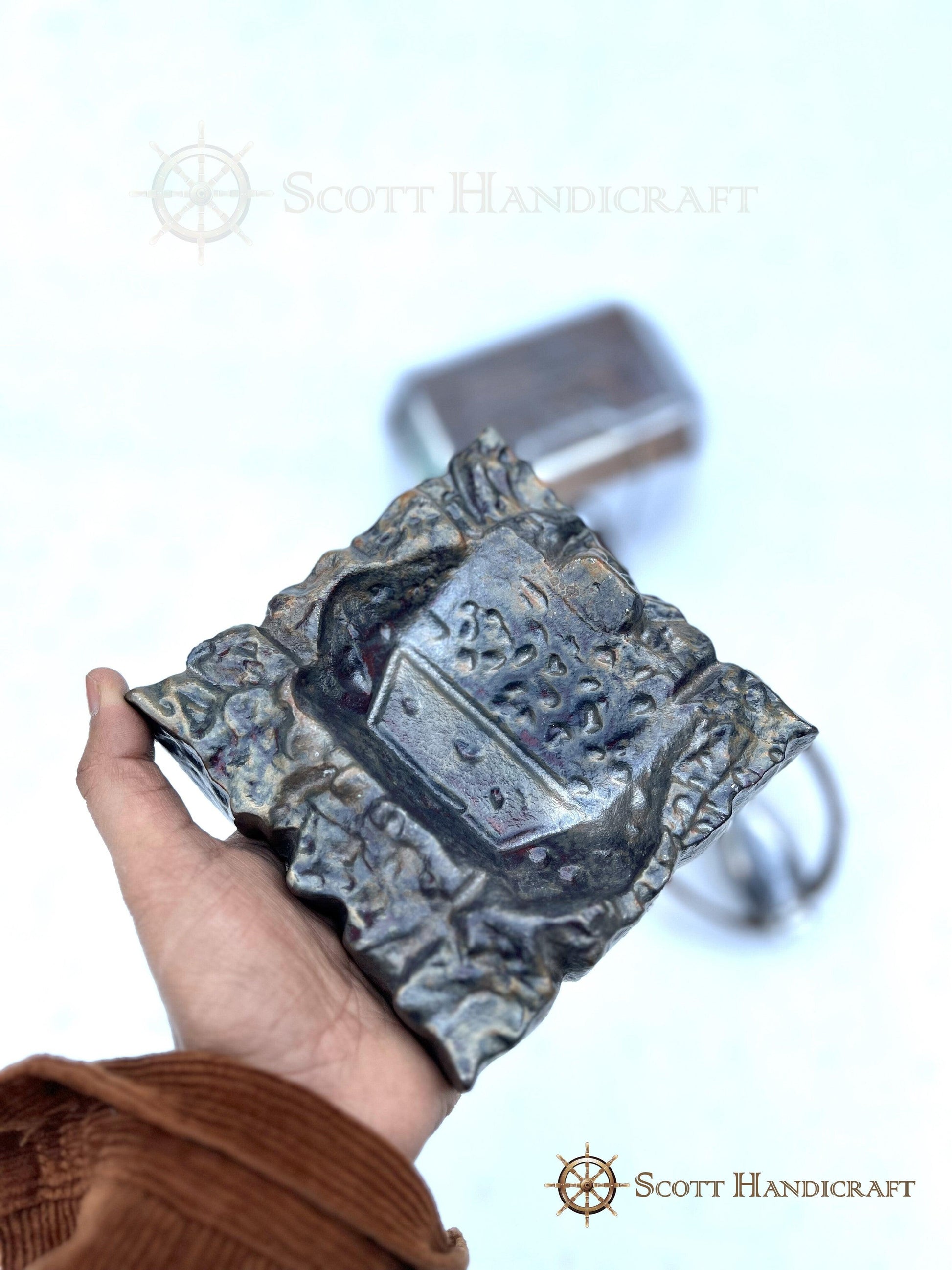 GOD OF THUNDER HAMMER - CRACKED VERSION - collectiblegiftitems